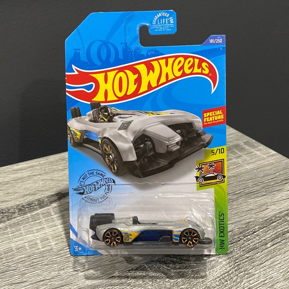 Hot Wheels | Exotics #5/10: Electro Silhouette - 1:64 Scale Die Cast